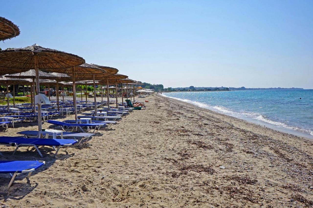 Villa Fofo - Beautiful Sea Front Villa With 650M2 Garden Nea Kallikrateia Екстер'єр фото