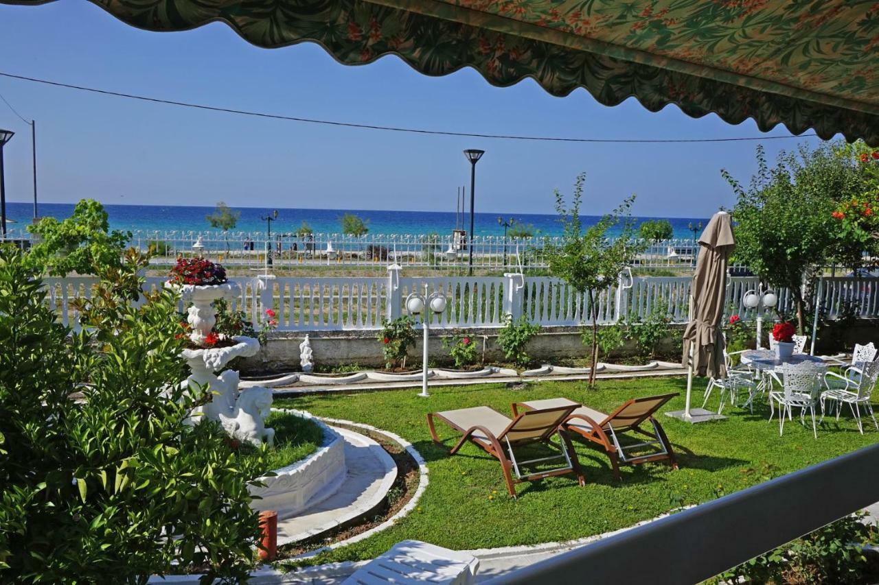 Villa Fofo - Beautiful Sea Front Villa With 650M2 Garden Nea Kallikrateia Екстер'єр фото